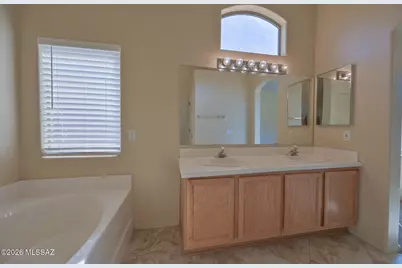 2468 E Stone Stable Drive, Tucson, AZ 85737 - Photo 11