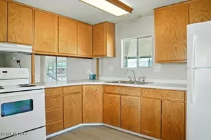 4001 E Blacklidge Dr, Tucson, AZ 85705 - Photo 9