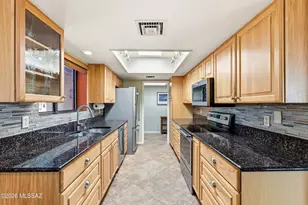 781 W Desert Ridge Dr, Green Valley, AZ 85622 - Photo 21