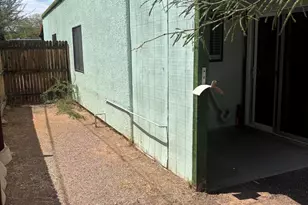 4138 E Desert Pl, Tucson, AZ 85712 - Photo 13