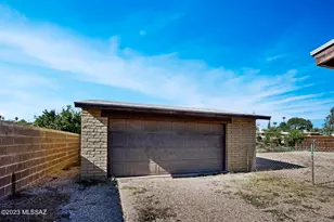 7717 N Jensen Dr, Tucson, AZ 85714 - Photo 5