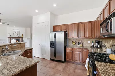 1367 S Madera Reserve Drive, Green Valley, AZ 85614 - Photo 11