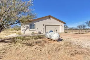 10193 E Windtalker Rd, Hereford, AZ 85615 - Photo 17