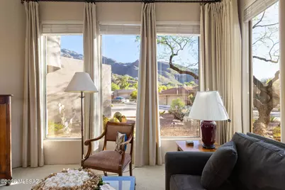 6438 N Desert Wind Circle, Tucson, AZ 85750 - Photo 9