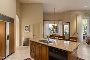 6438 N Desert Wind Cir, Tucson, AZ 85750 - Photo 17