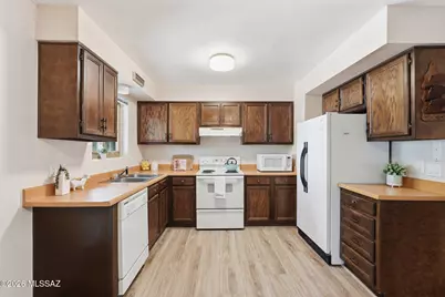 1041 S Abrego Drive, Green Valley, AZ 85614 - Photo 5