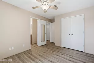1041 S Abrego Dr, Green Valley, AZ 85614 - Photo 11
