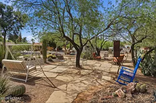 1041 S Abrego Dr, Green Valley, AZ 85614 - Photo 21