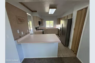 681 N Hearthside Lane, Tucson, AZ 85748 - Photo 13