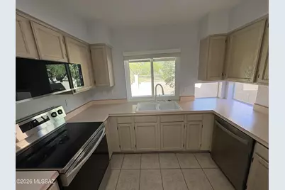 681 N Hearthside Lane, Tucson, AZ 85748 - Photo 15