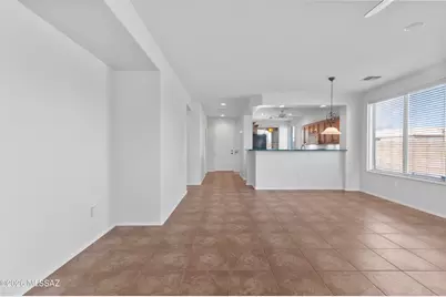 7618 W Madrigal Drive, Tucson, AZ 85743 - Photo 13