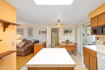 10080 N Camino Valdeflores, Tucson, AZ 85737 - Photo 9