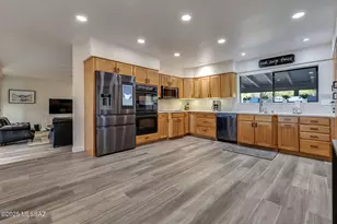 940 N Smoketree Cir, Tucson, AZ 85745 - Photo 9