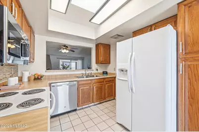 7801 E Hawthorne Street, Tucson, AZ 85710 - Photo 17