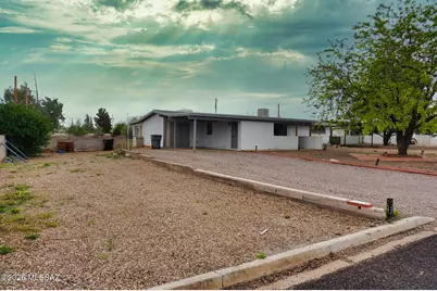 1016 E Justin Street, Pearce, AZ 85625 - Photo 1