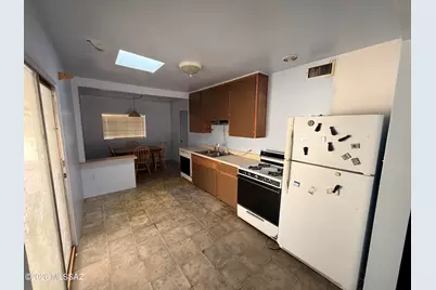 2111 S Miramonte Stravenue, Tucson, AZ 85713 - Photo 3