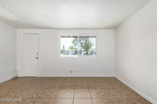 1316 W Simmons Pl, Tucson, AZ 85705 - Photo 9
