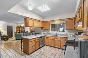 4520 N VÃ­a Sinuosa, Tucson, AZ 85745 - Photo 3