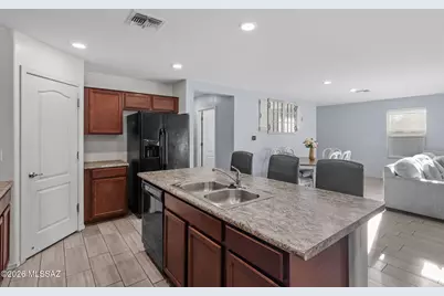 7570 E Kinnison Wash Loop, Tucson, AZ 85730 - Photo 11