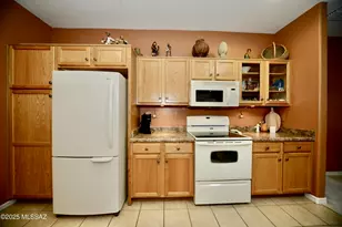 733 W Shadow Wood St, Green Valley, AZ 85614 - Photo 19