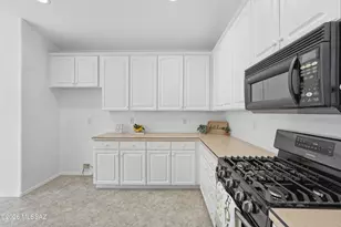 1563 N Rush Creek Ct, Green Valley, AZ 85614 - Photo 9