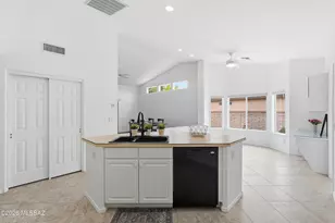 1563 N Rush Creek Ct, Green Valley, AZ 85614 - Photo 11
