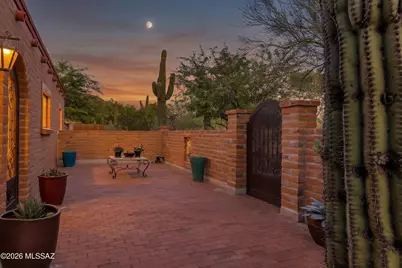 530 W Camino Fairhaven, Oro Valley, AZ 85704 - Photo 3