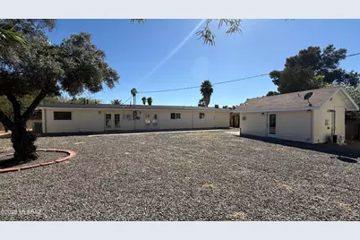 8449 E Kent Place, Tucson, AZ 85710 - Photo 23