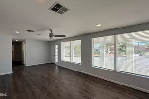 8449 E Kent Pl, Tucson, AZ 85710 - Photo 9