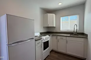 8449 E Kent Pl, Tucson, AZ 85710 - Photo 25