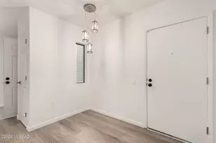 750 W Camino Iturbide, Green Valley, AZ 85622 - Photo 9