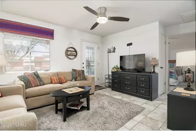 233 S Paseo Tierra #D, Green Valley, AZ 85614 - Photo 5