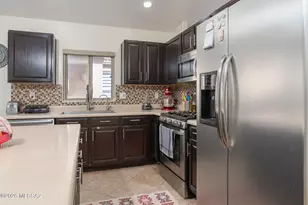 578 W Tara Danette Dr, Tucson, AZ 85704 - Photo 9