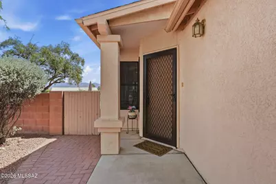 174 E Camino De Diana, Green Valley, AZ 85614 - Photo 5