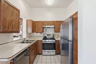 174 E Camino De Diana, Green Valley, AZ 85614 - Photo 11