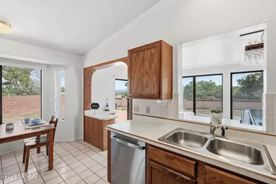 174 E Camino De Diana, Green Valley, AZ 85614 - Photo 13
