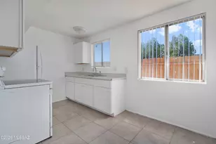 5813 E 23rd St, Tucson, AZ 85711 - Photo 25