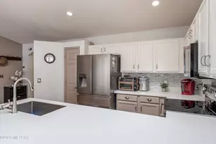 8571 S Navigator Pl, Tucson, AZ 85756 - Photo 13