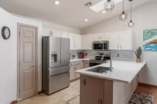 8571 S Navigator Pl, Tucson, AZ 85756 - Photo 11