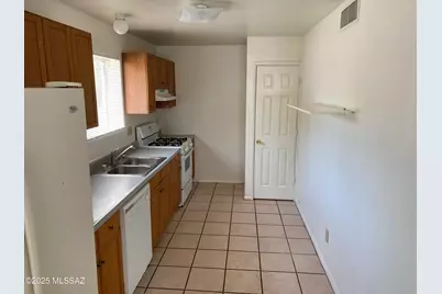 1010 E Elm Street #3, Tucson, AZ 85719 - Photo 5