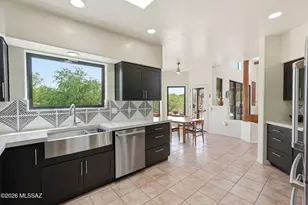 1097 W Corte Del Pintor, Green Valley, AZ 85614 - Photo 5