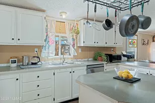 17602 W Waterman Ln, Marana, AZ 85653 - Photo 15