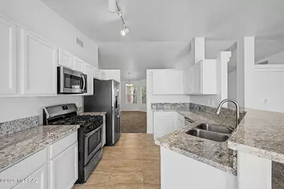 10008 E Moonstruck Way, Tucson, AZ 85747 - Photo 17
