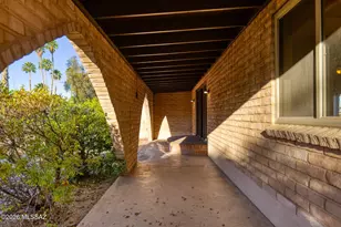 6861 E Hawthorne Cir, Tucson, AZ 85710 - Photo 7