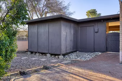 6861 E Hawthorne Circle, Tucson, AZ 85710 - Photo 35