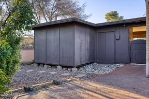 6861 E Hawthorne Cir, Tucson, AZ 85710 - Photo 35