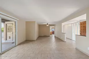 6861 E Hawthorne Cir, Tucson, AZ 85710 - Photo 9