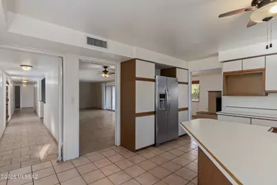 6861 E Hawthorne Circle, Tucson, AZ 85710 - Photo 13