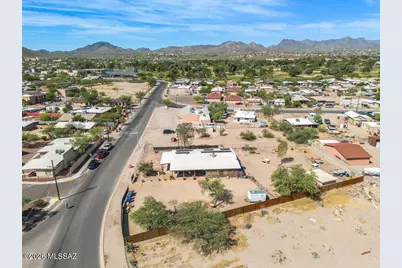 1202 W Riverview Boulevard, Tucson, AZ 85745 - Photo 5