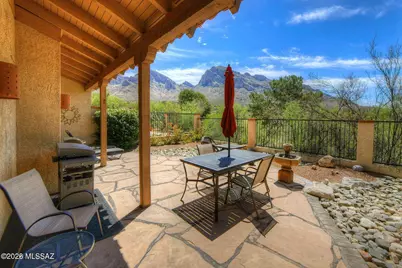 836 E Camino Diestro, Oro Valley, AZ 85704 - Photo 1